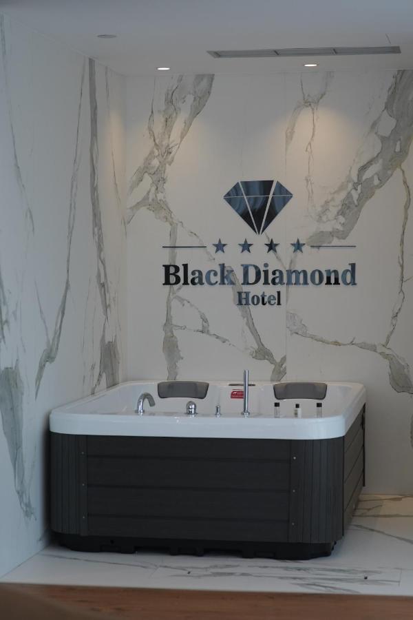 Black Diamond Hotel Τίρανα Εξωτερικό φωτογραφία